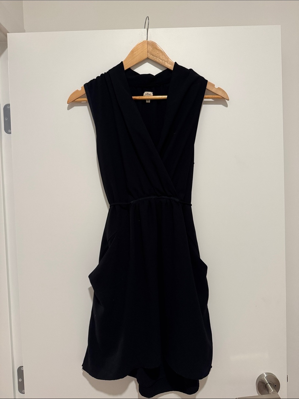 Aritzia Black Sleeveless V-Neck Women’s Dress